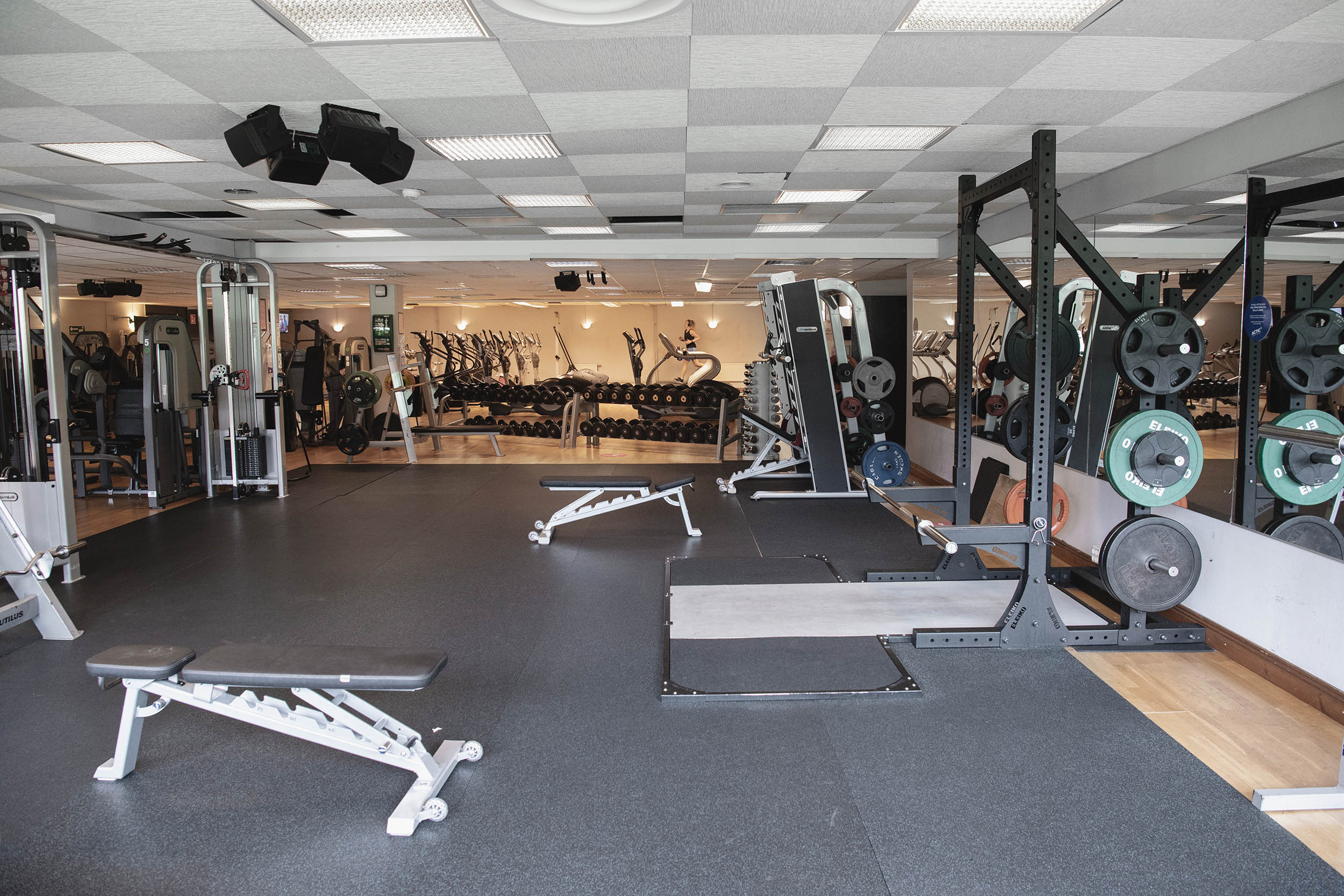 Gymdel med stora ytor
