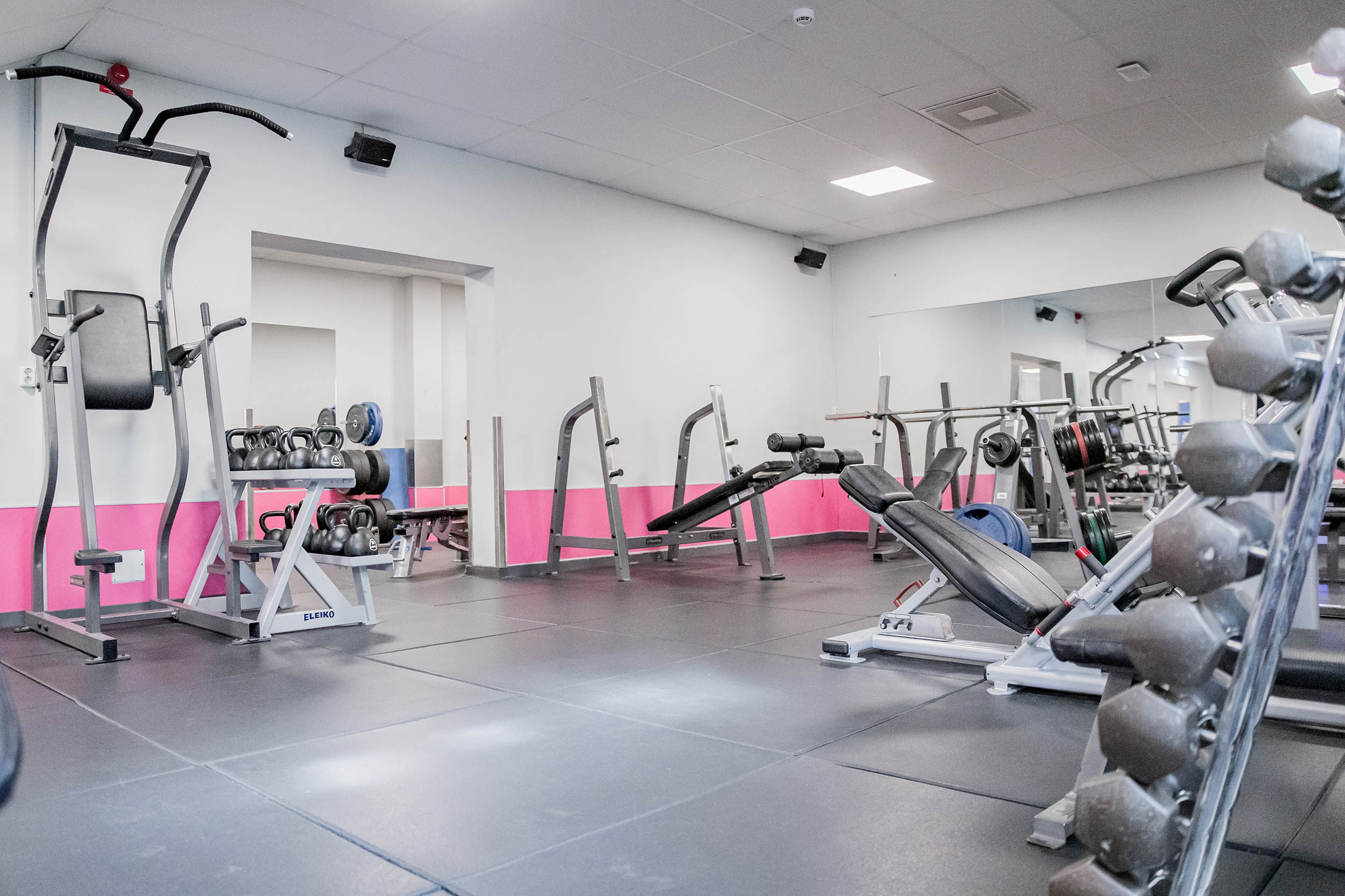 Vy av källargym av Actic Simhallsbadet